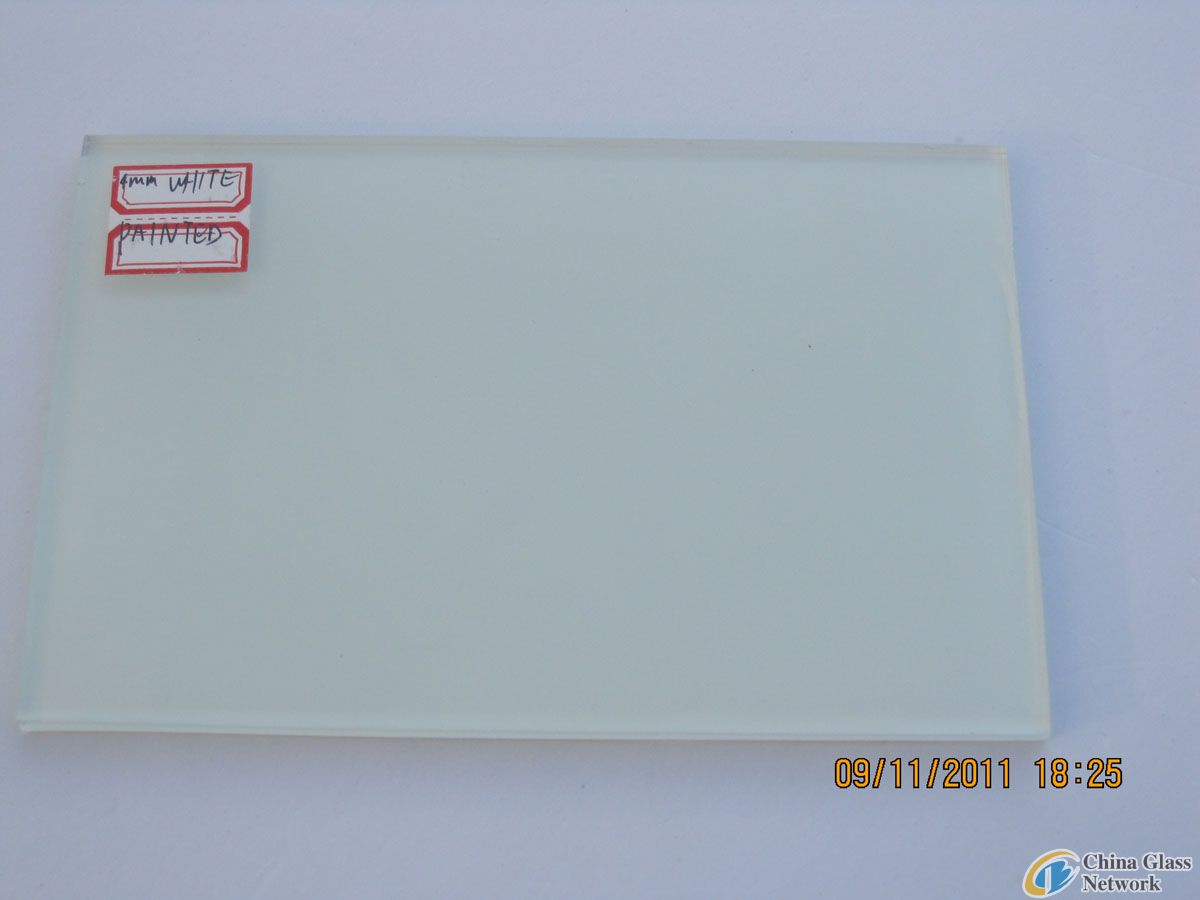 WHITE PAINTED GLASS (RAL9010) WITH SAFETY VINYL BACK (CSI CERTIFICATION: AS/NZS 2208:1996